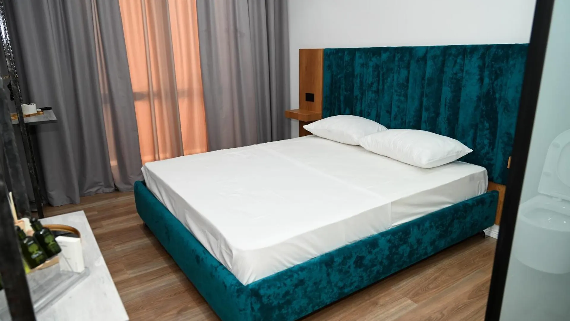 Apollonia Hotel فيير