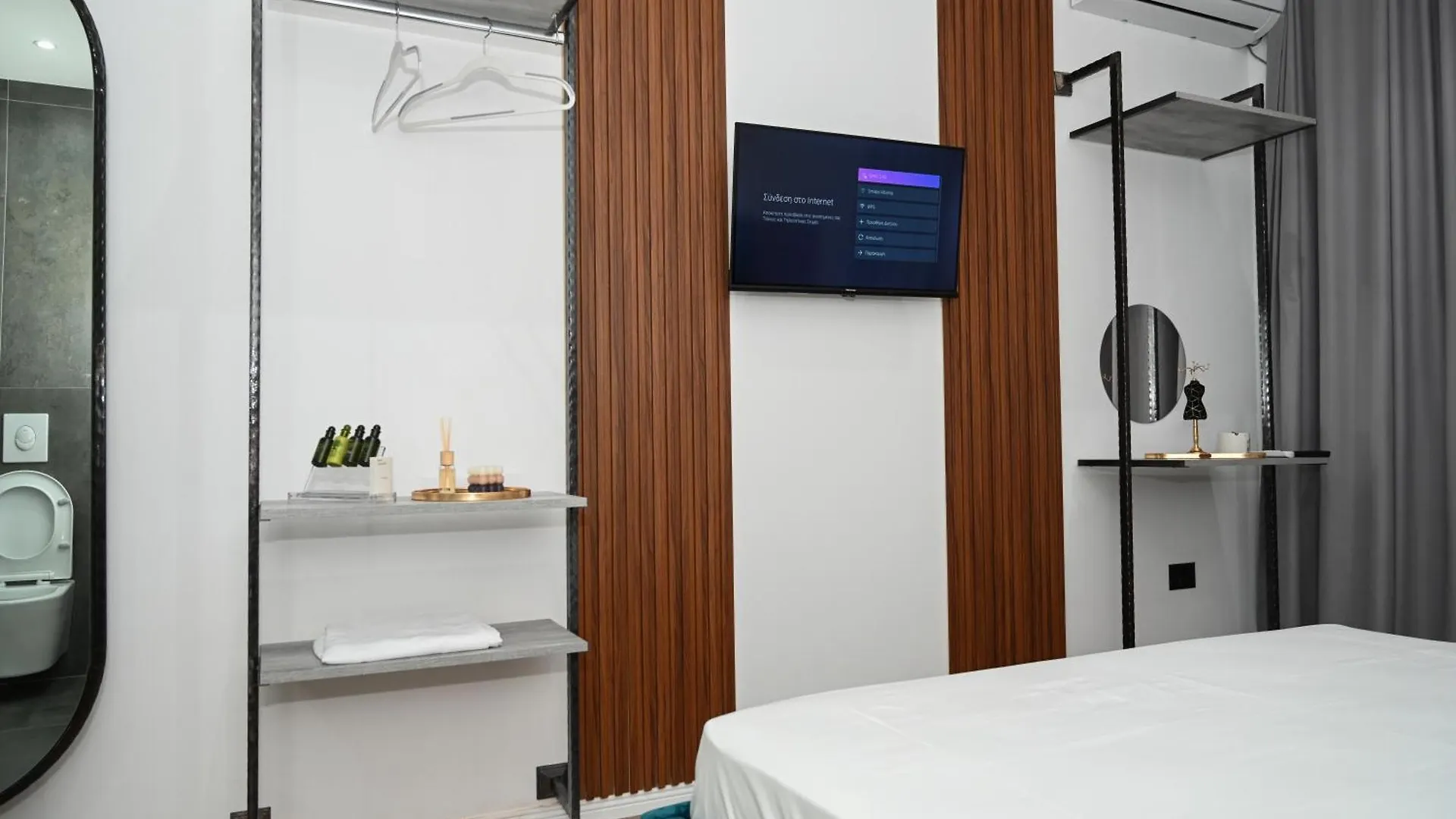 Apollonia Hotel Fier 4*,